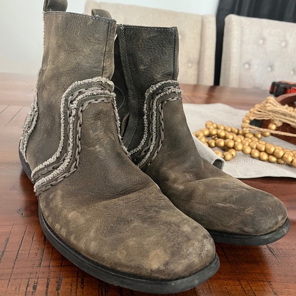 BedStu Gray Leather Moto Biker Zip Up Ankle Boot Size 10 - Picture 1 of 3
